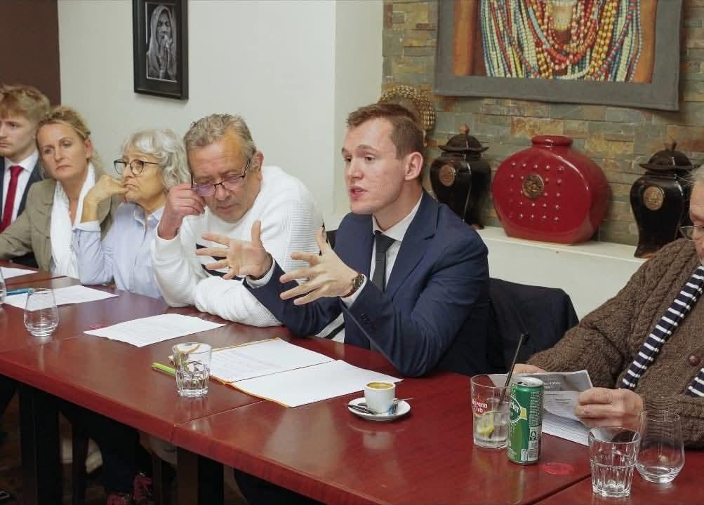 Présentation du programme de Rassembler Lorient avec Théo Thomas et ses Colistiers - 1/3